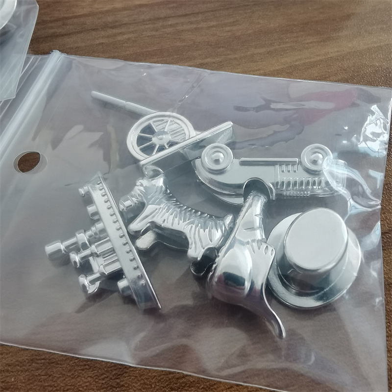 Alloy Chess Pieces, Monopoly G - Board Game Quoridor recension och pris