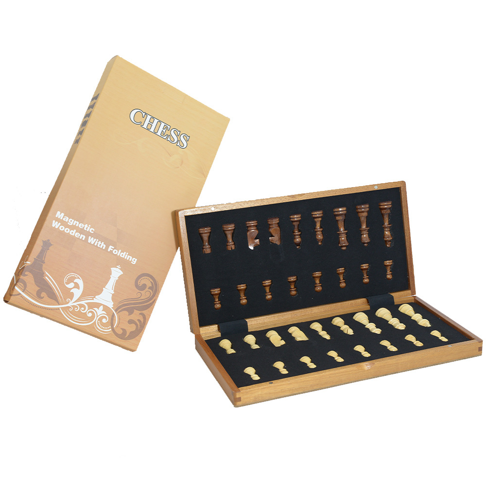 Magnetic Wooden Folding Chess  - Board Game Yearbook recension och pris