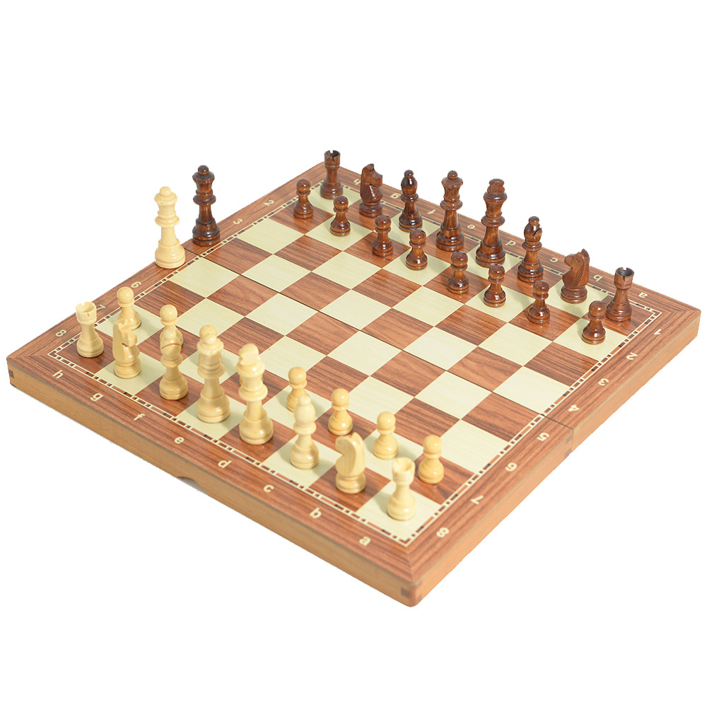 Magnetic Wooden Folding Chess  - Board Game Yearbook recension och pris
