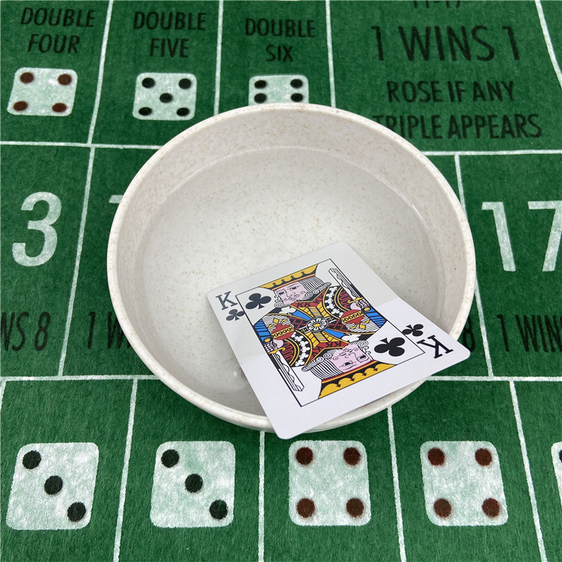 New 2pcs Playing Cards  Plasti - Board Game Yearbook recension och pris