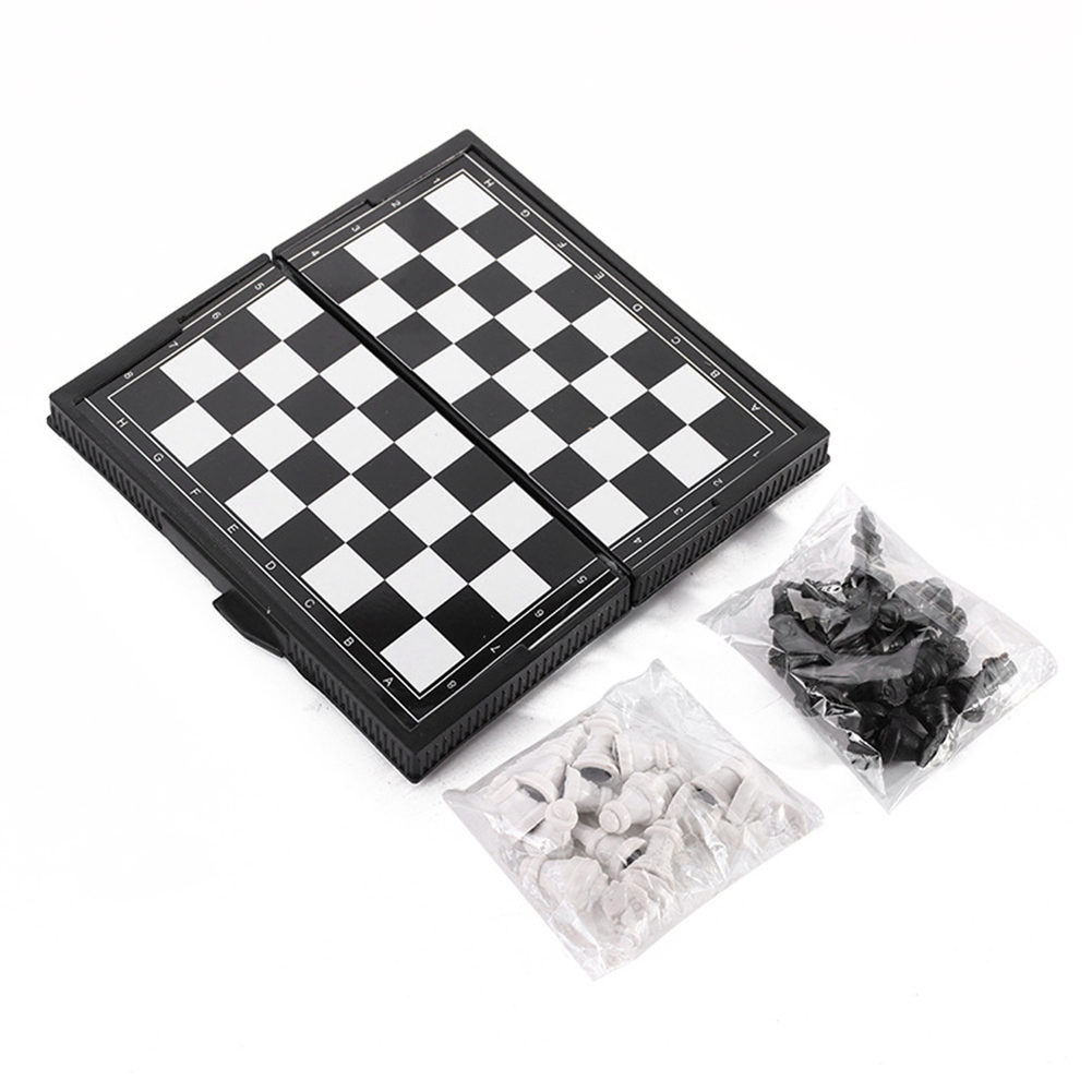 Mini Chess Board Interesting C - Board Game Yearbook recension och pris