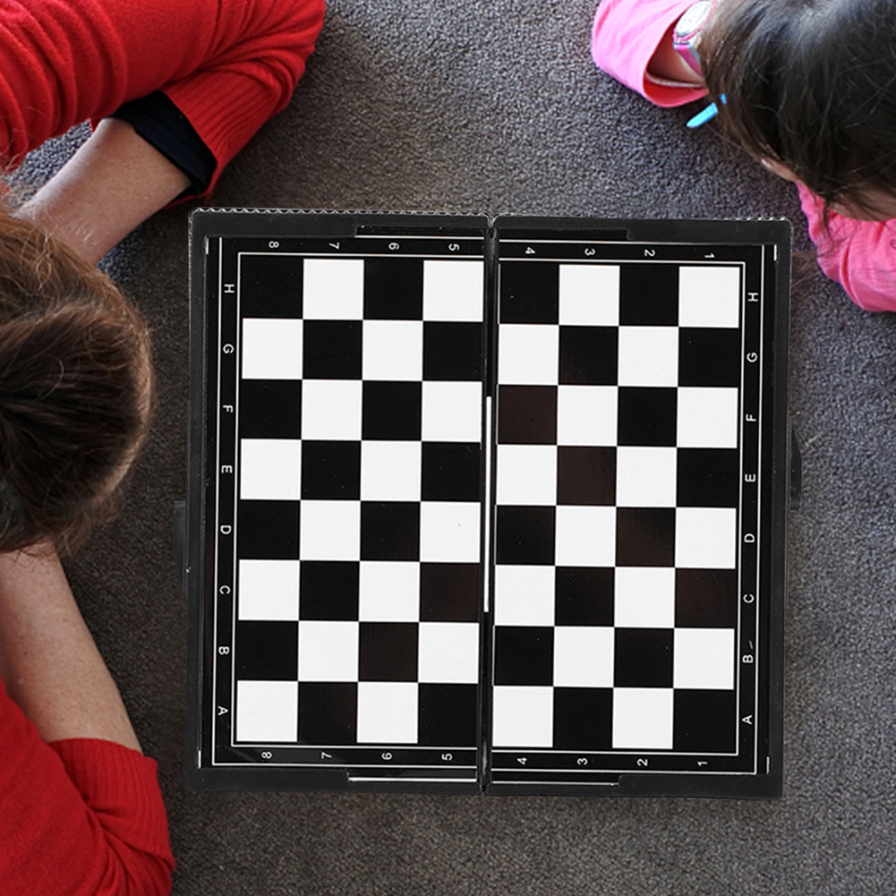 Mini Chess Board Interesting C - Board Game Yearbook recension och pris