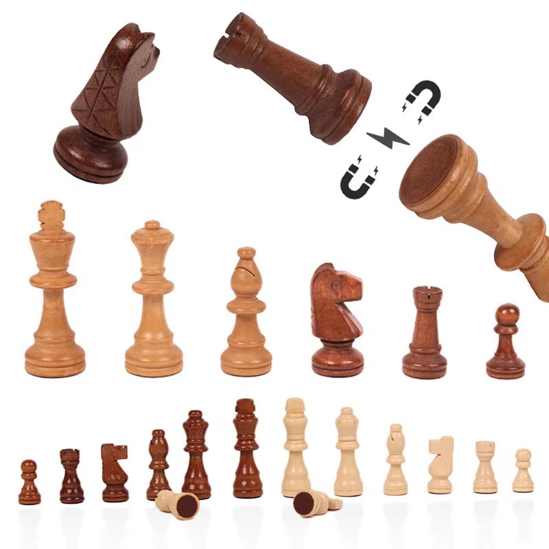 Magnetic Wooden Folding Chess  - Board Game Yearbook recension och pris