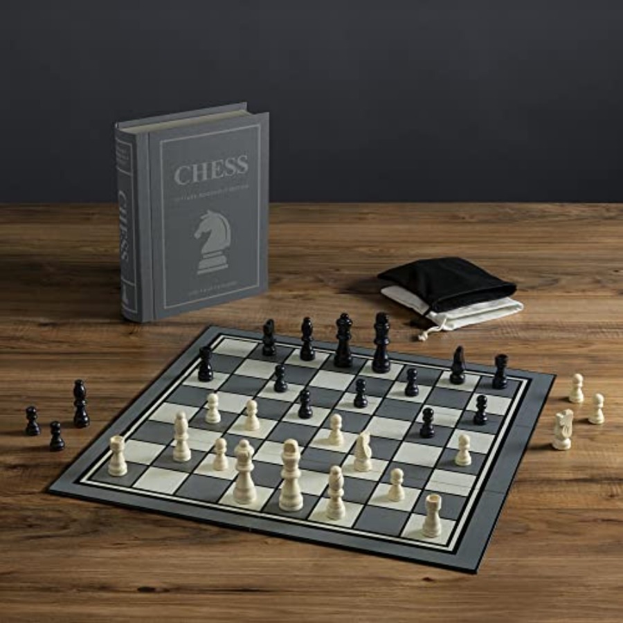 Chess Vintage Bookshelf Editio - Board Game Yearbook recension och pris