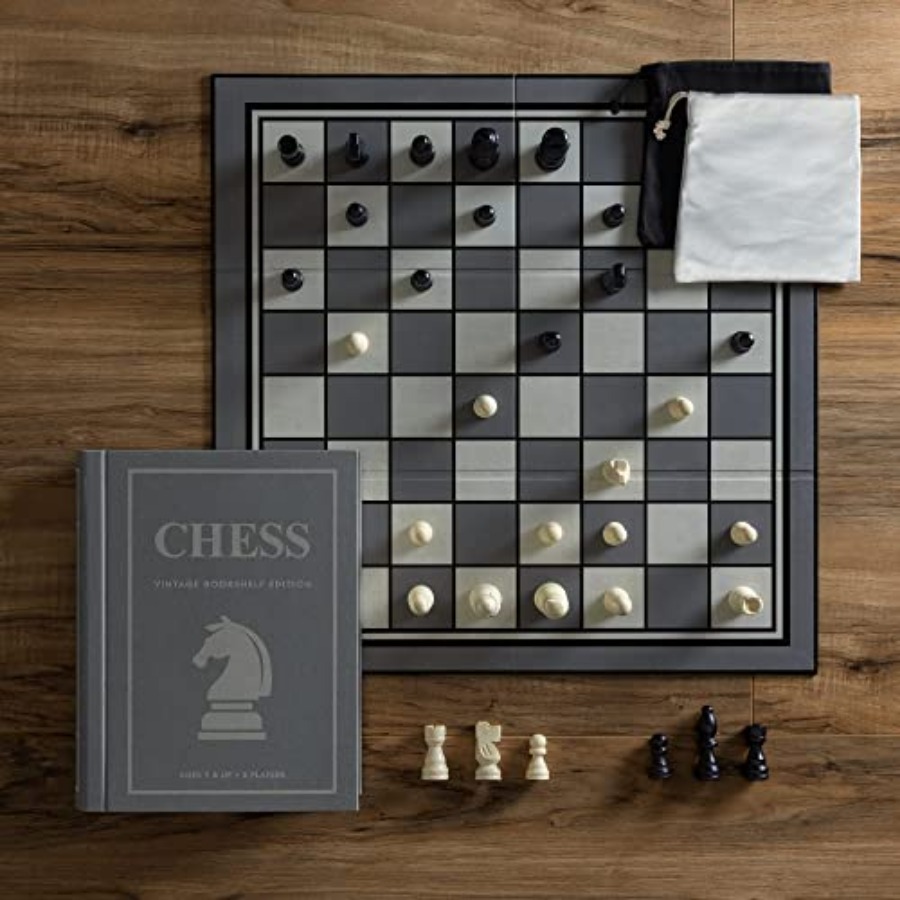 Chess Vintage Bookshelf Editio - Board Game Yearbook recension och pris