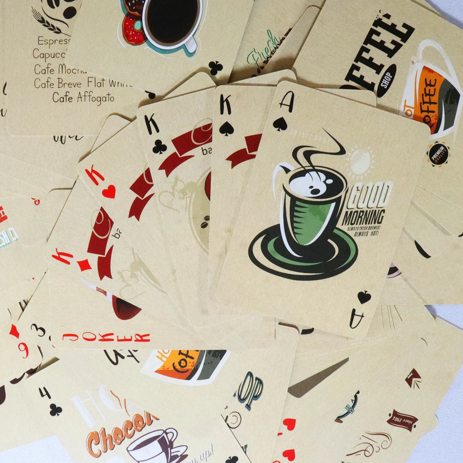 Coffee Paper Playing Cards Vin - Board Game Yearbook recension och pris