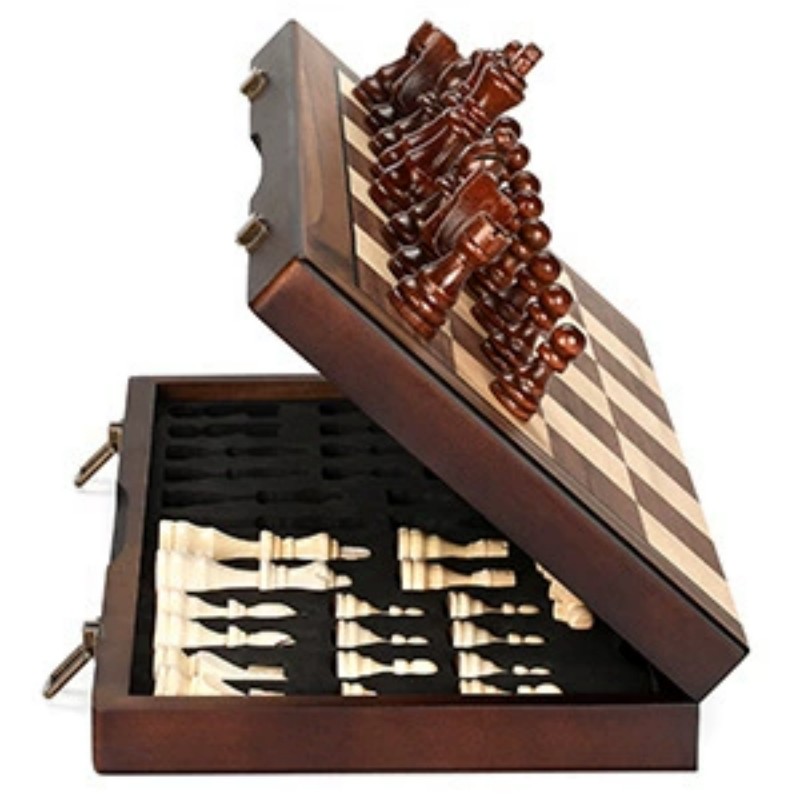 Wooden Magnetic Chess Set for  - Board Game Yearbook recension och pris