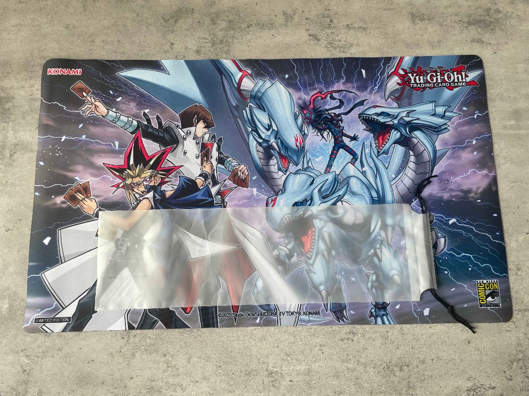 600x350mm Yu-Gi-Oh! Dragon Mas - Board Game Master recension och pris