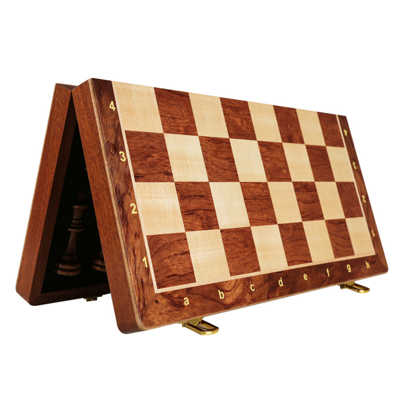 34PCS Luxury Chess Set, 39x39  - Board Game Yearbook recension och pris